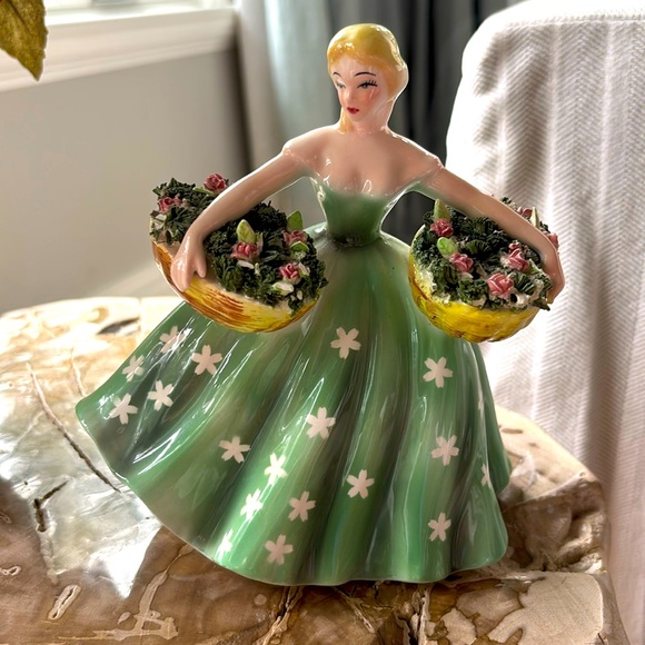 Antique hand-painted china doll (late 1940s) - Picture 1 of 6